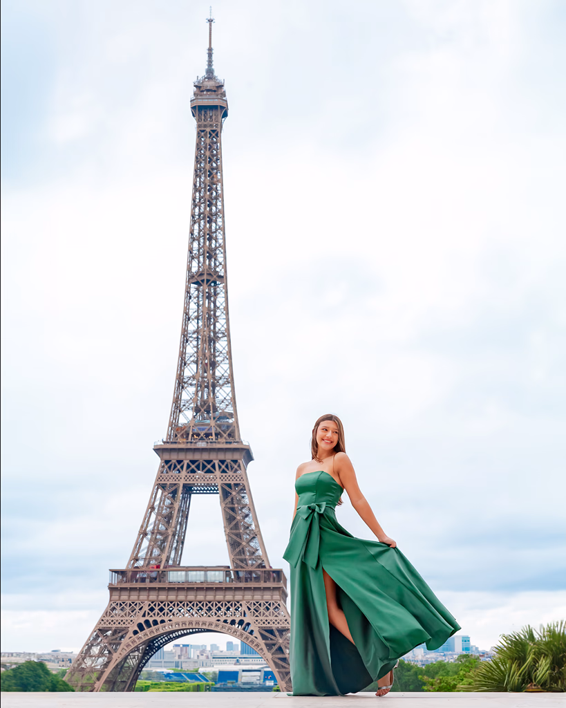 Eiffel Tower Quinceanera Photoshoot Paris 2